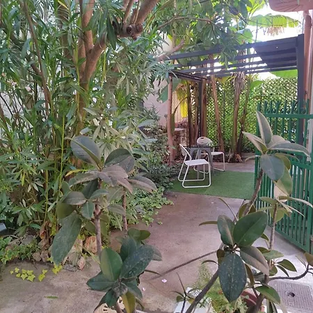 3t Sleeps 2 With Terrace Appartamento *